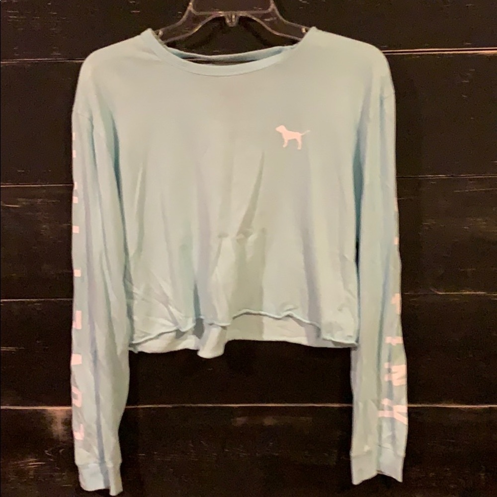 Baby blue crop top￼